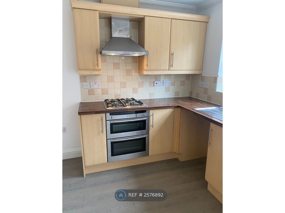 Property photo 3 of 24