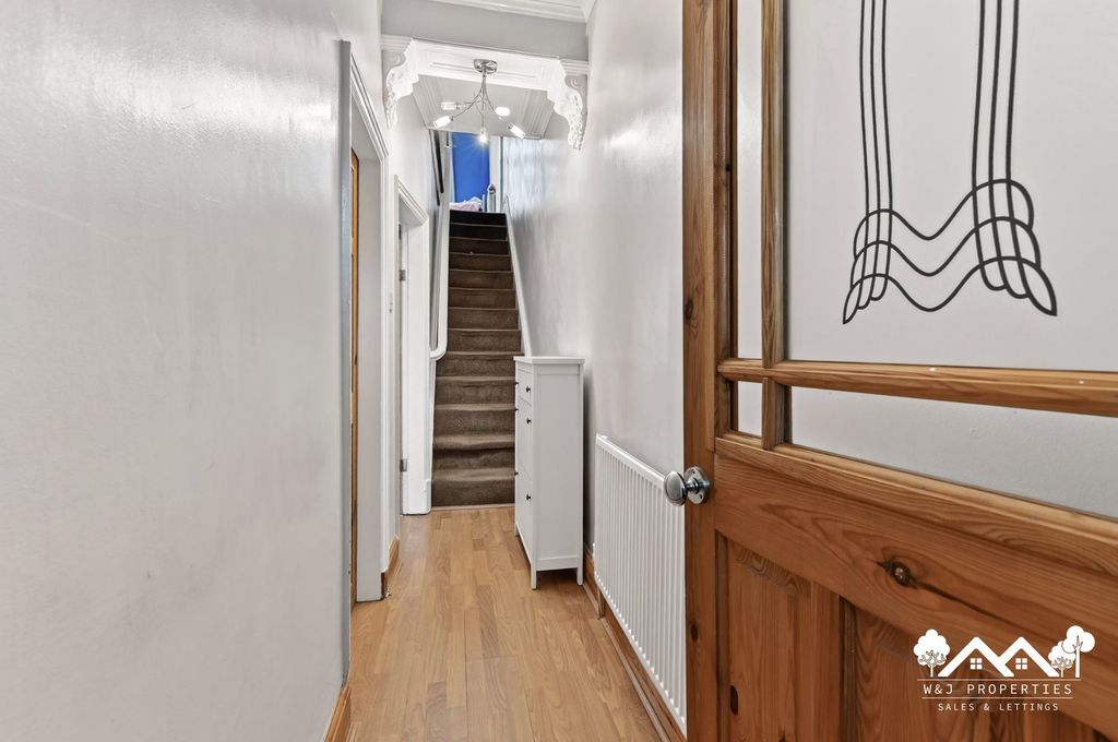 Property photo 2 of 29
