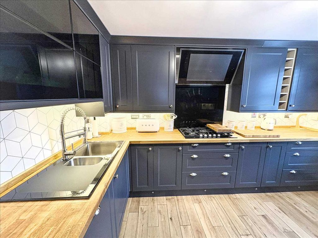 Property photo 2 of 32 Kitchen