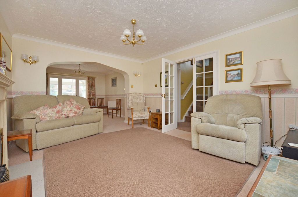 Property photo 2 of 14