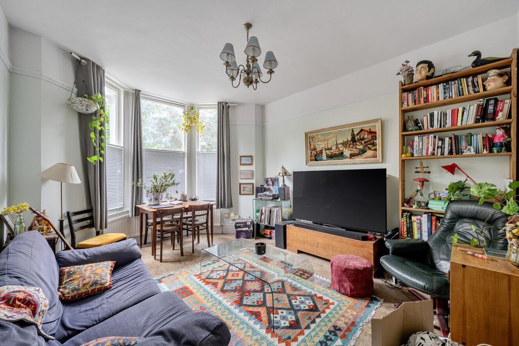 Property photo 2 of 17 Picture No. 16