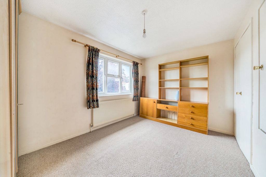 Property photo 3 of 10 1328993-13-687F92...