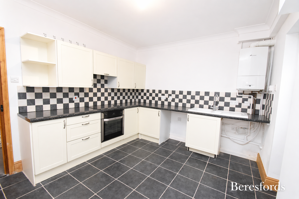 Property photo 3 of 6 Kitchen