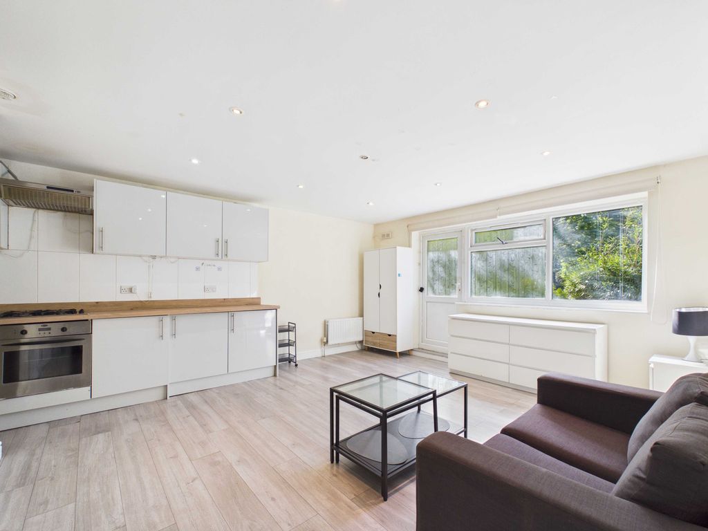 Property photo 1 of 6 Cam03741G0-Pr0171-Still001