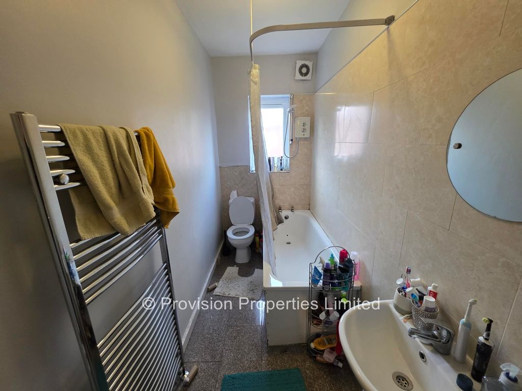 Property photo 3 of 7 Photo