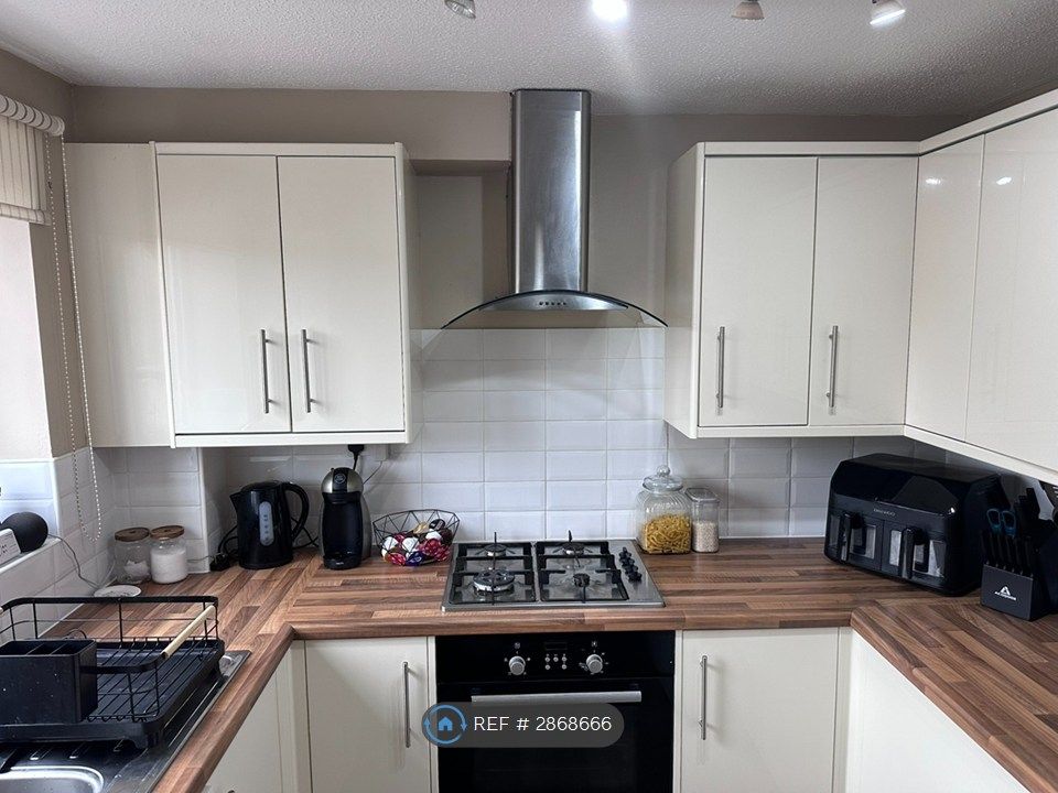 Property photo 2 of 15 Kitchen1