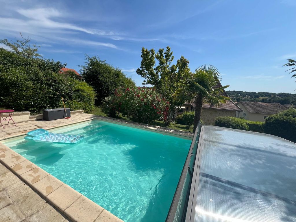 Property photo 2 of 23