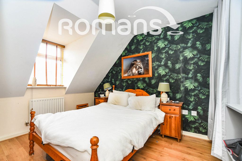 Property photo 3 of 10 Photo