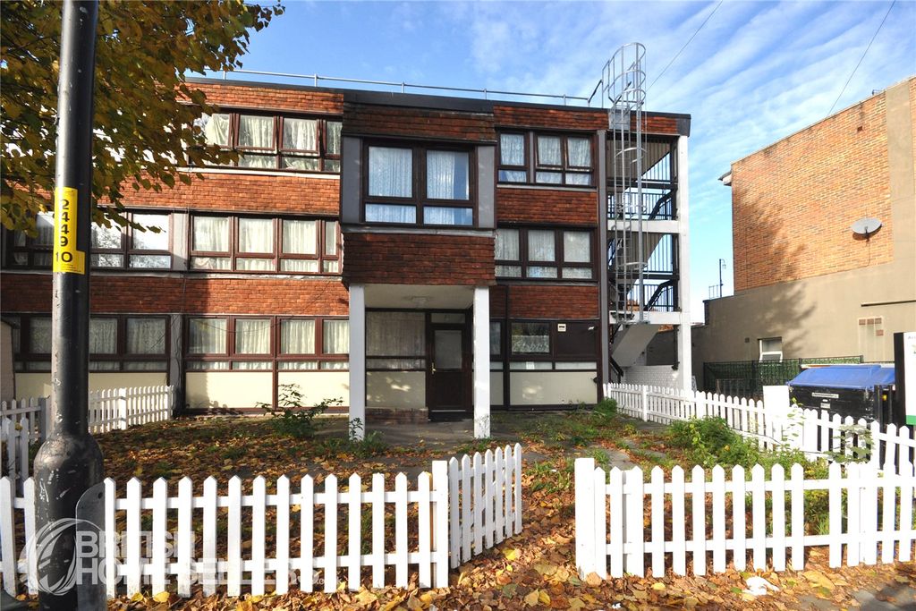 Property photo 1 of 10 Picture No. 08