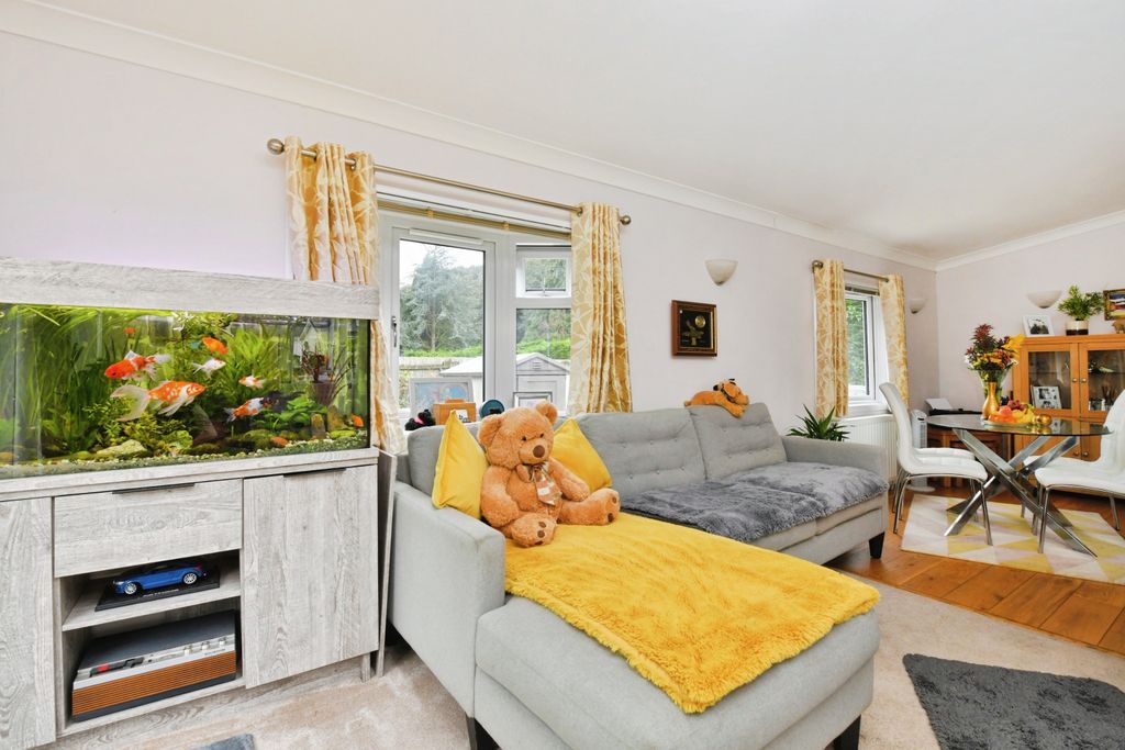 Property photo 3 of 20