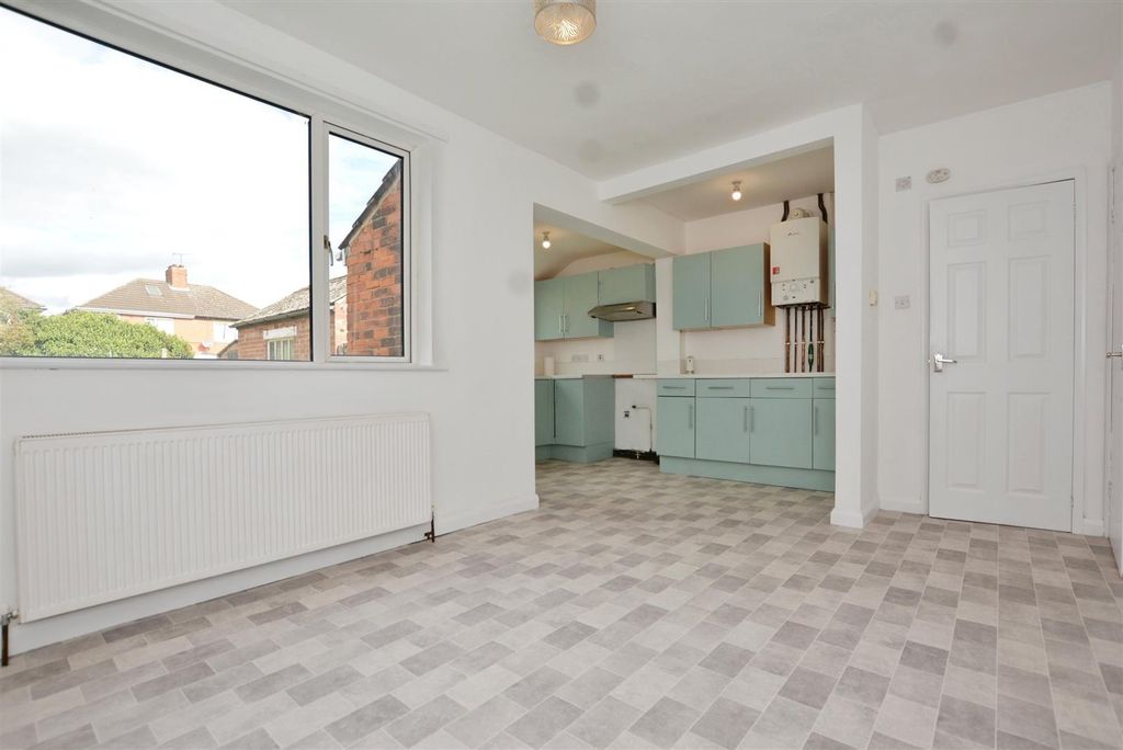 Property photo 3 of 16 Kitchen/Diner