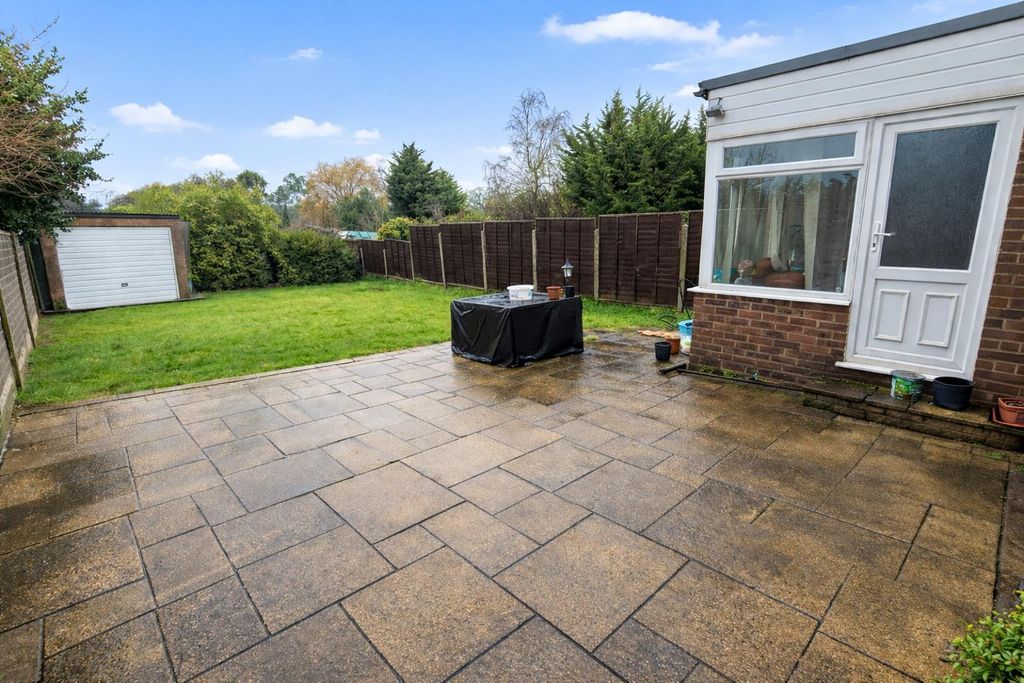 Property photo 2 of 15 Garden.Jpg