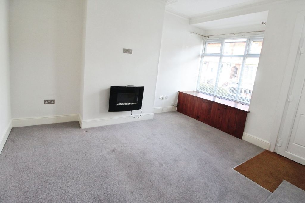Property photo 2 of 10 Picture No. 04