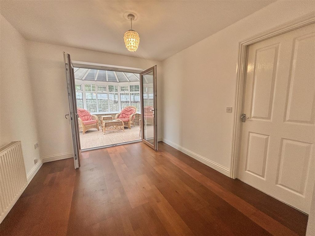Property photo 3 of 19 Dining Room