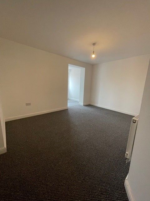 Property photo 2 of 11 Living Room