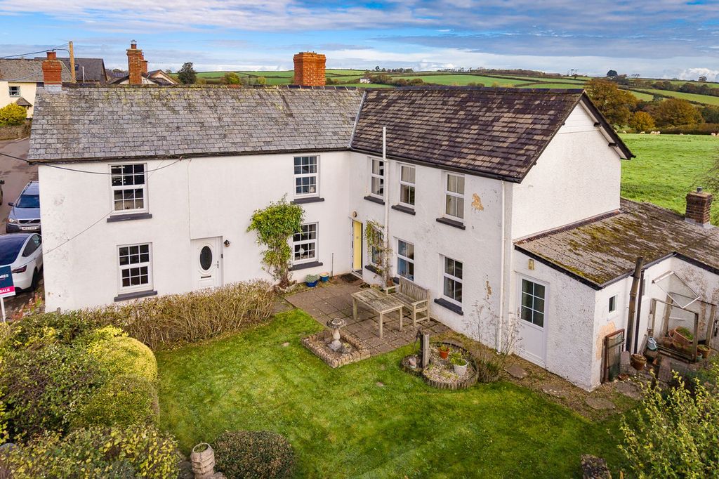 Property photo 1 of 32