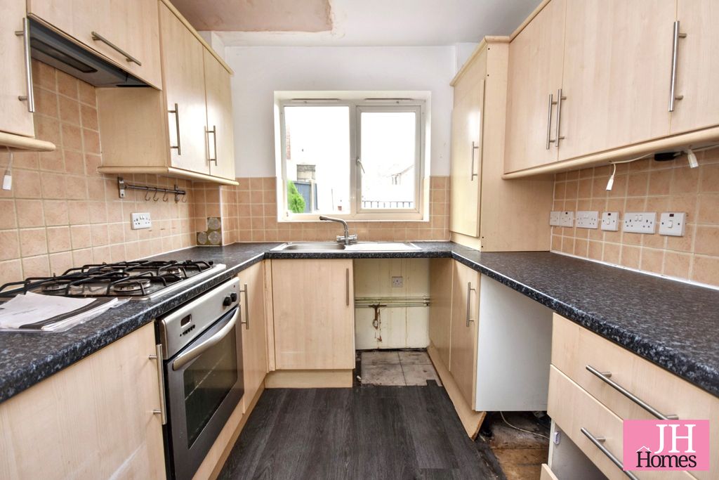 Property photo 3 of 14