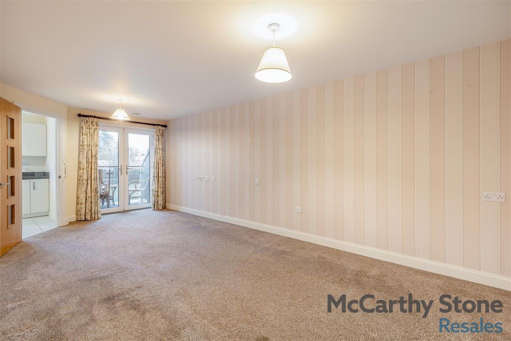 Property photo 2 of 30 8673061-Interior01.Jpg