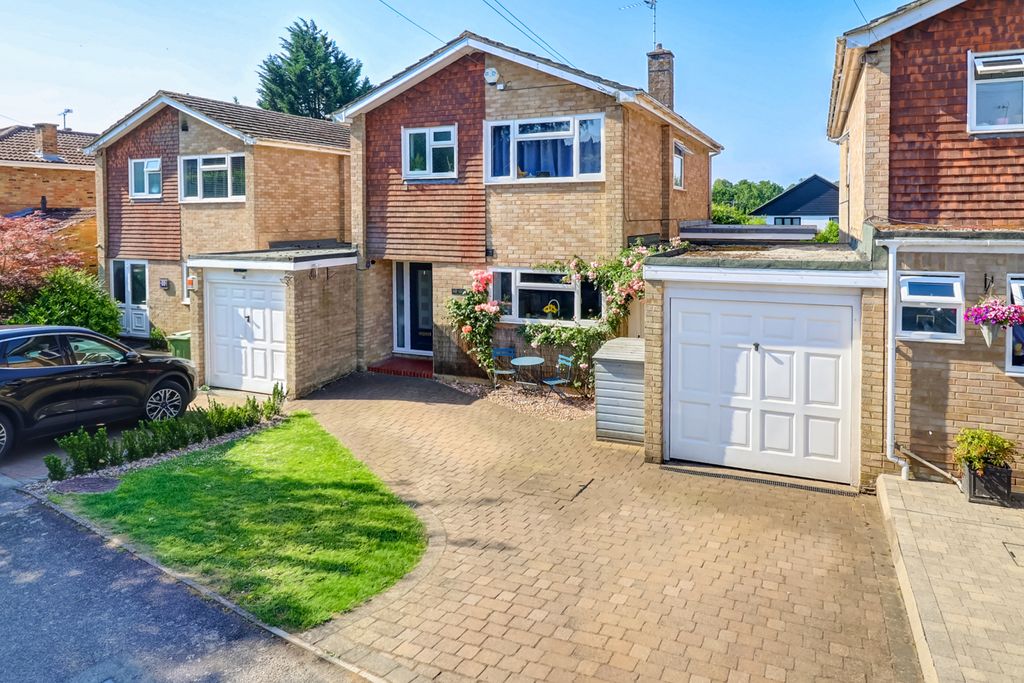 Property photo 1 of 27 Picture No. 32