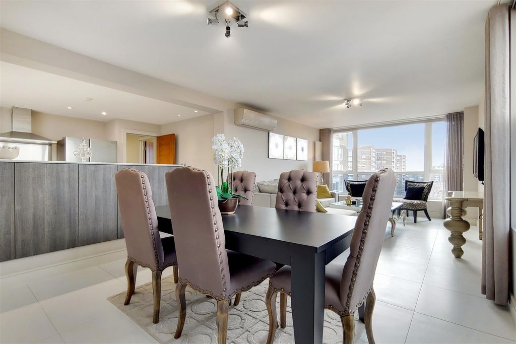 Property photo 2 of 10 2