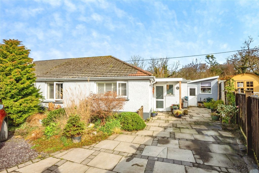 Property photo 1 of 33 Picture No. 04