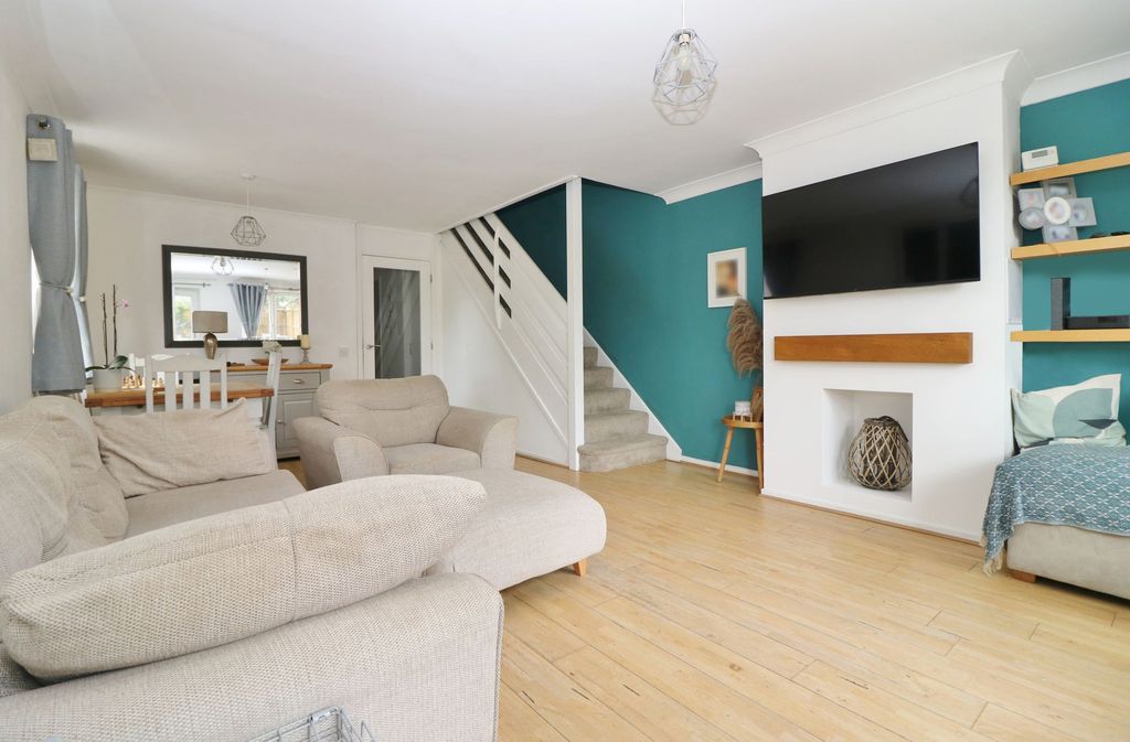 Property photo 2 of 17