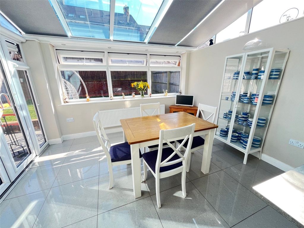 Property photo 3 of 34 Picture No. 30