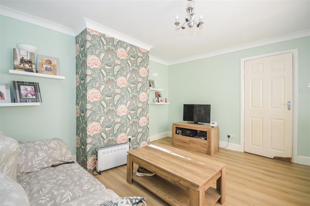 Property photo 2 of 3