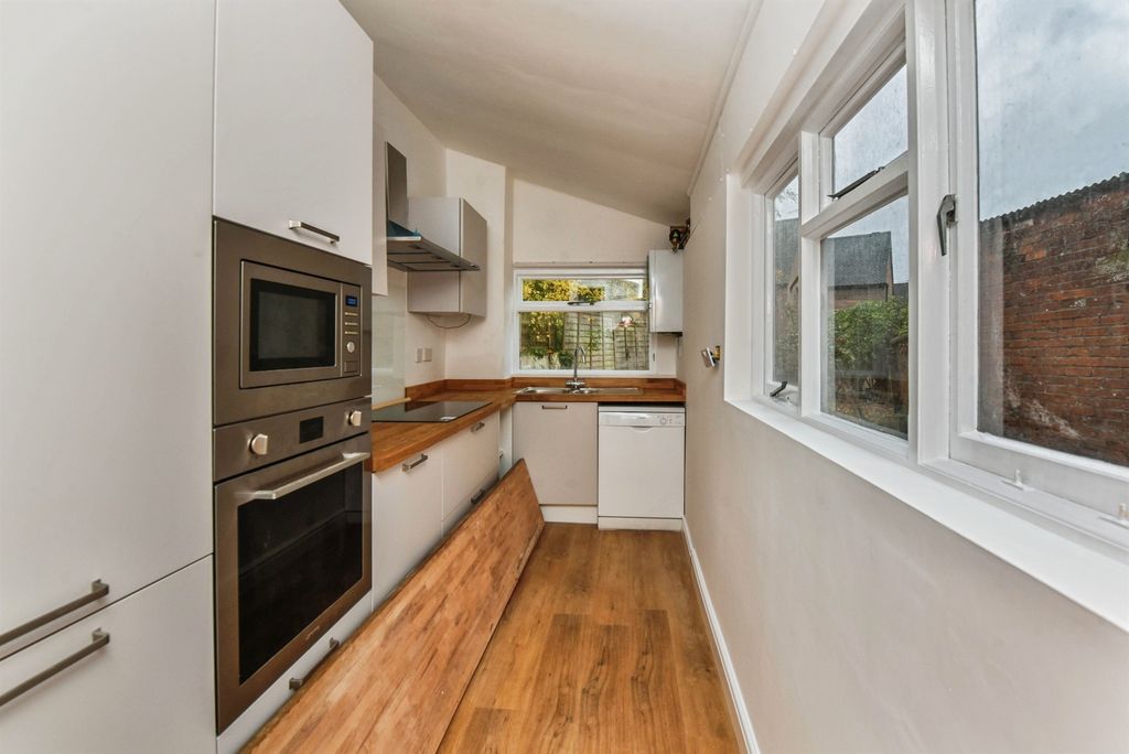 Property photo 2 of 17