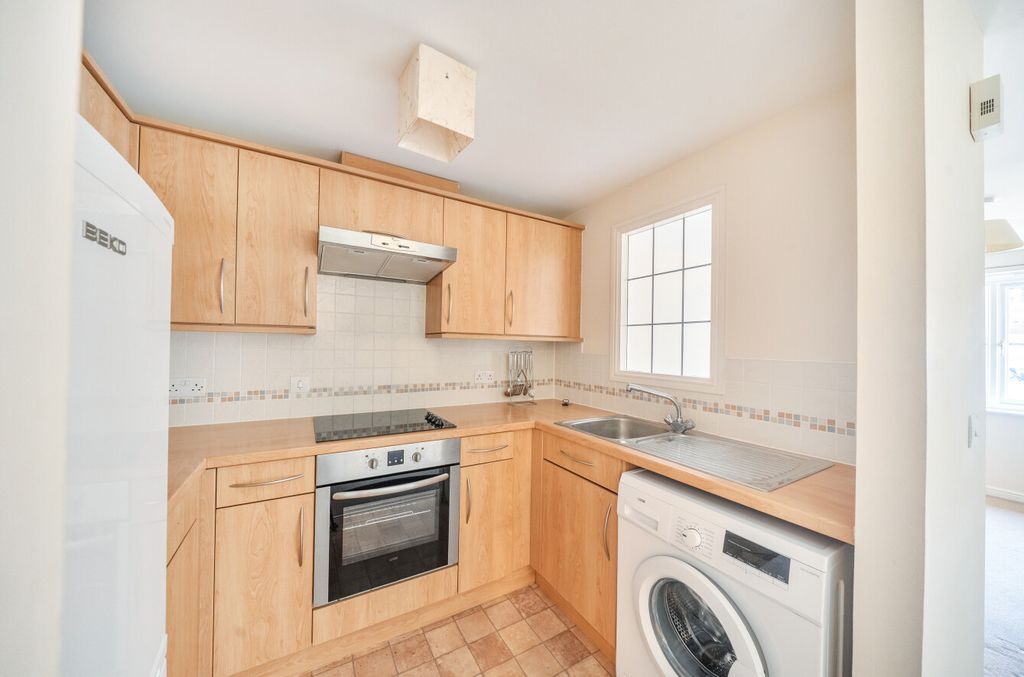 Property photo 3 of 12 1455454-8-69Fd15A...