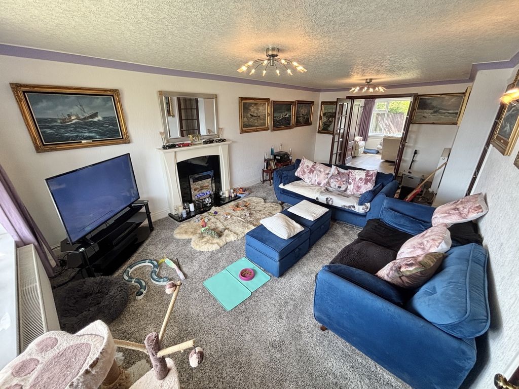 Property photo 2 of 40