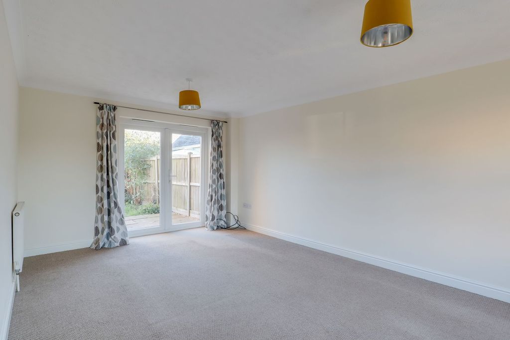 Property photo 3 of 20 Sitting Room