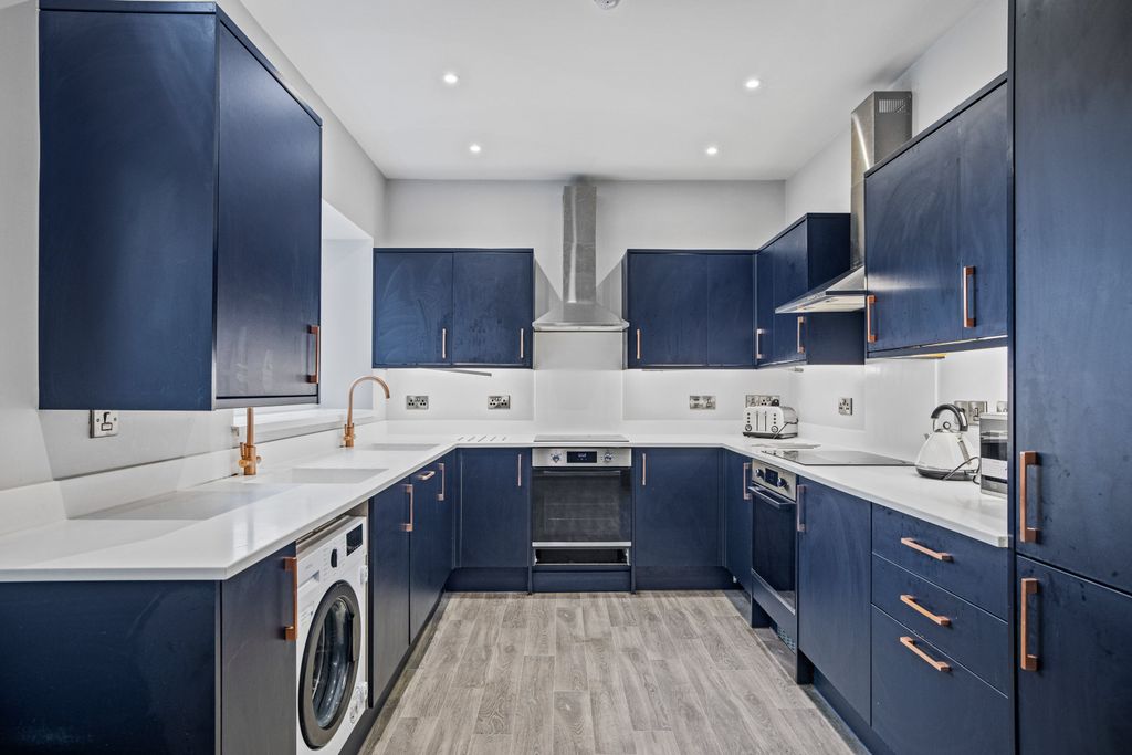 Property photo 3 of 7 0014