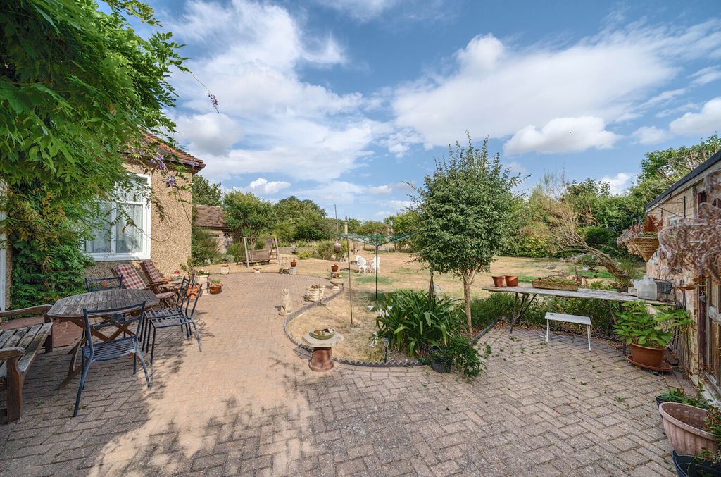 Property photo 3 of 37 1326626-8-687688d...
