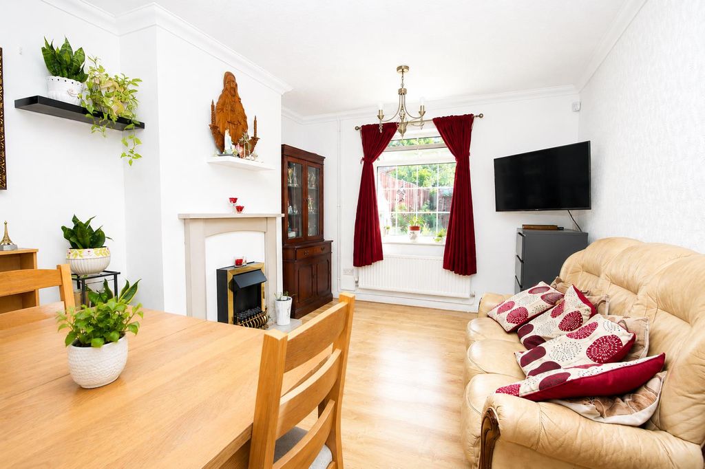 Property photo 3 of 16 Cf9d78E8-E1Fa-4Af4-A034-5200A447192d.Png