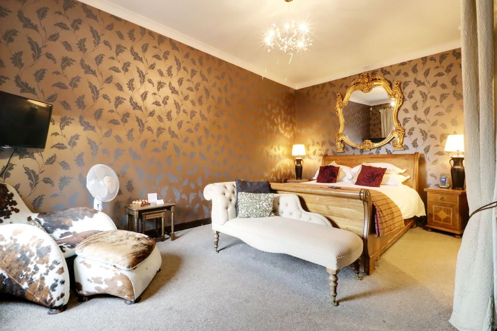 Property photo 2 of 12 Photo 2