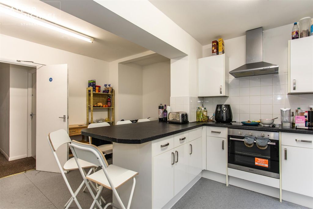 Property photo 1 of 16 Kitchen