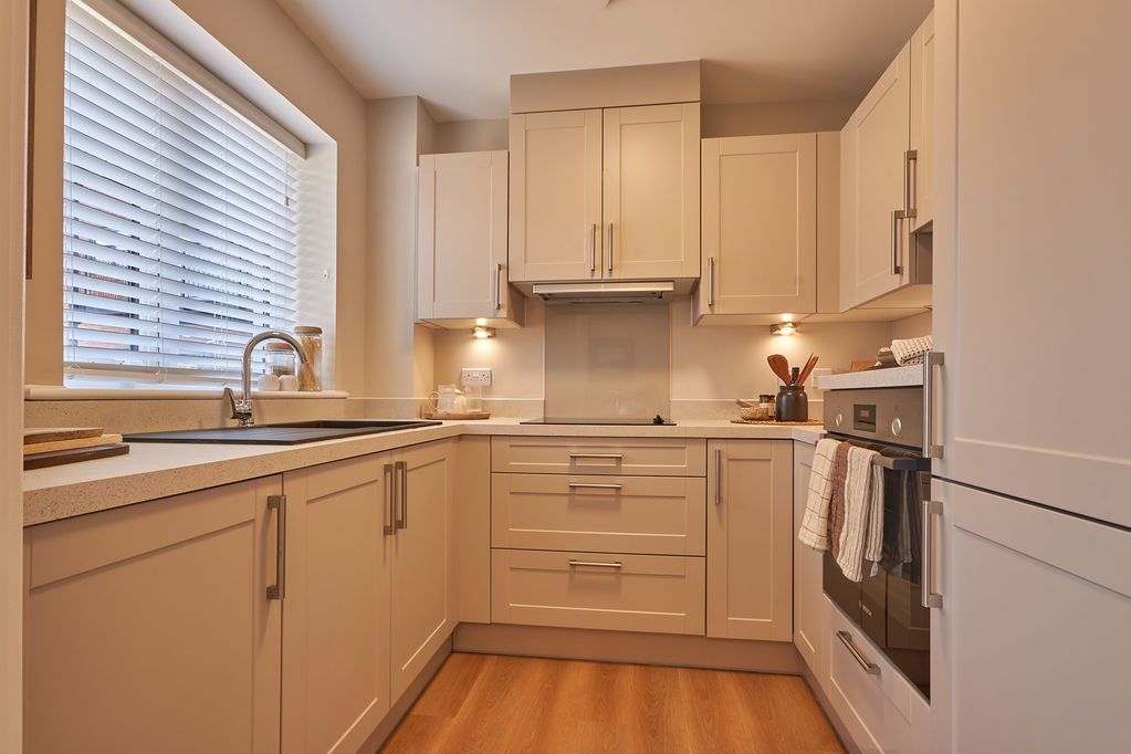Property photo 2 of 25 Kitchen