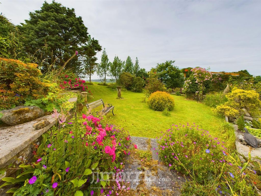 Property photo 2 of 29 Cam01583G0-Pr0141-Still007.Jpg