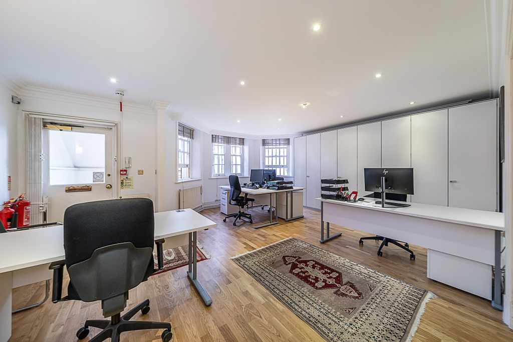 Property photo 2 of 8