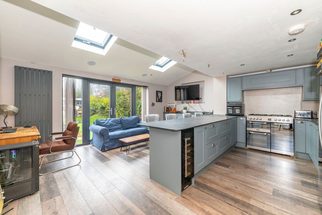 Property photo 2 of 13 Photo 1