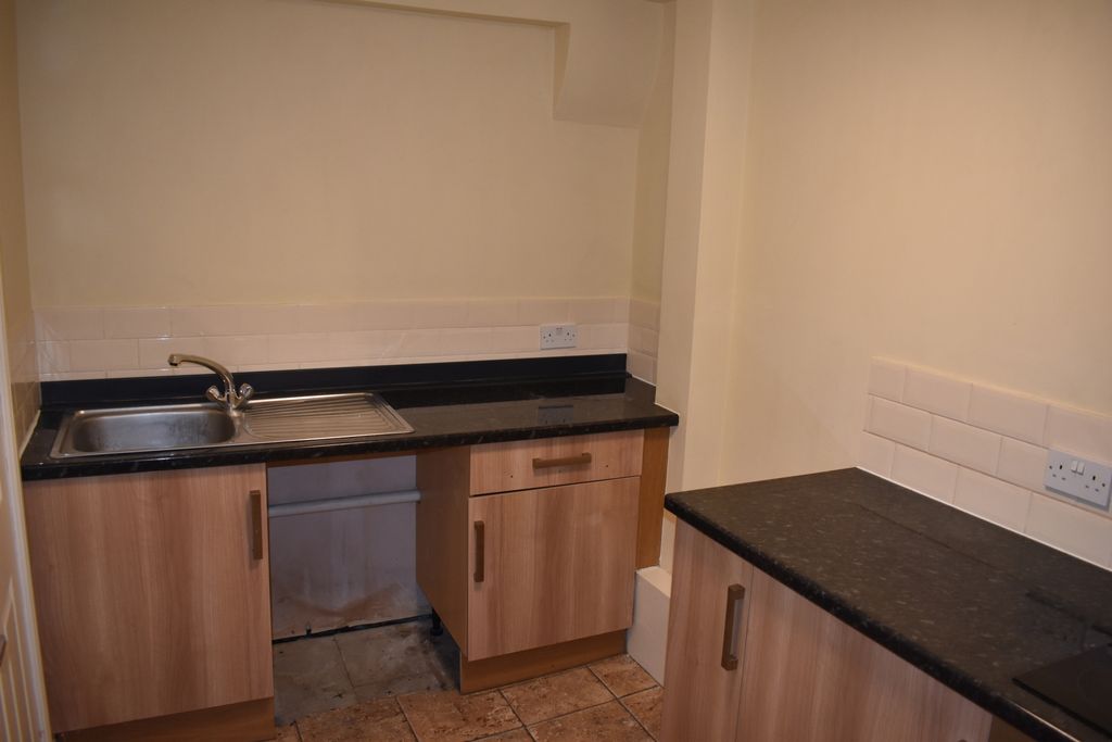Property photo 2 of 7 Kitchen