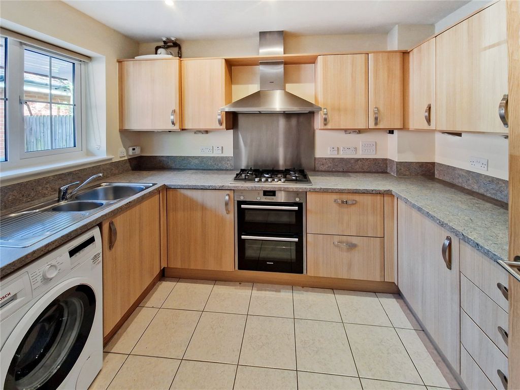 Property photo 2 of 14 Picture No. 24