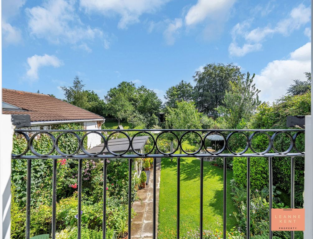 Property photo 2 of 42