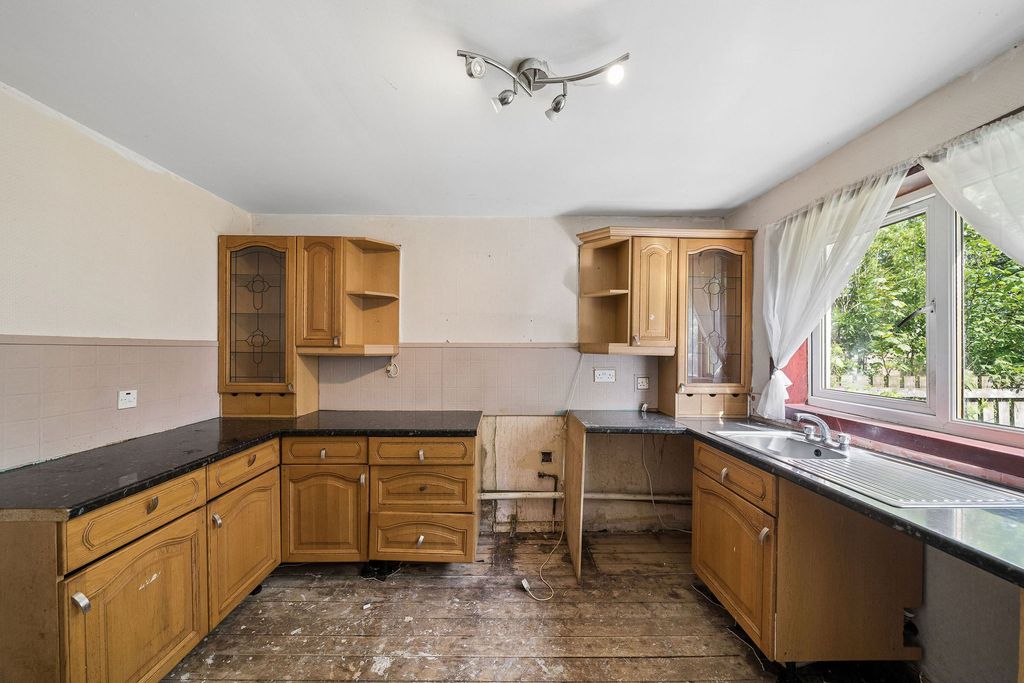 Property photo 2 of 36 Kitchen