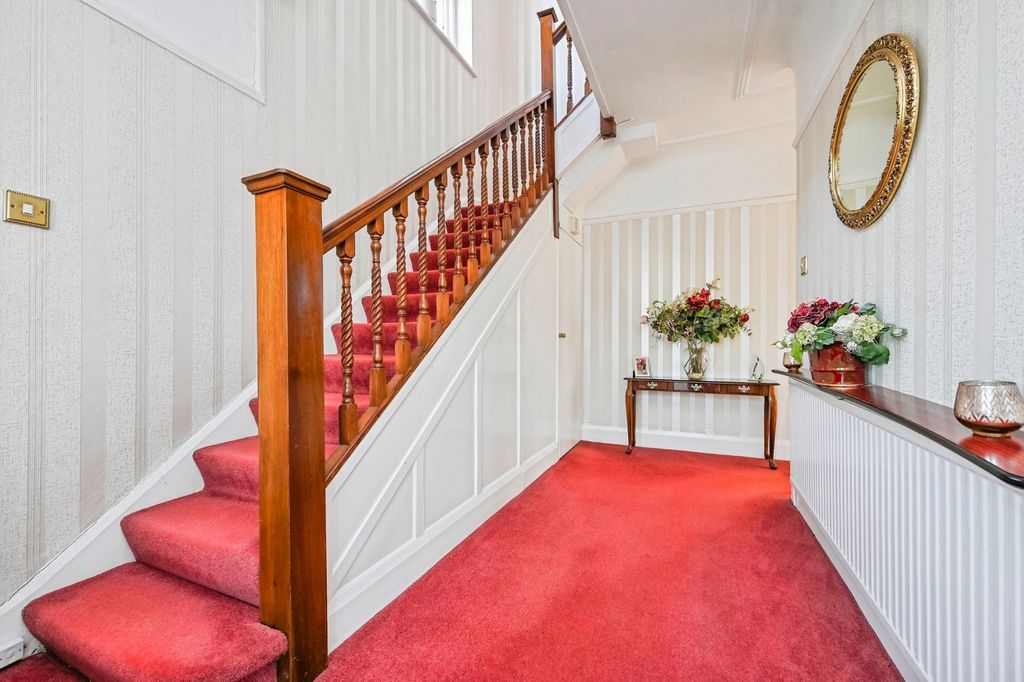 Property photo 2 of 31 Pbox-Img.Jpg