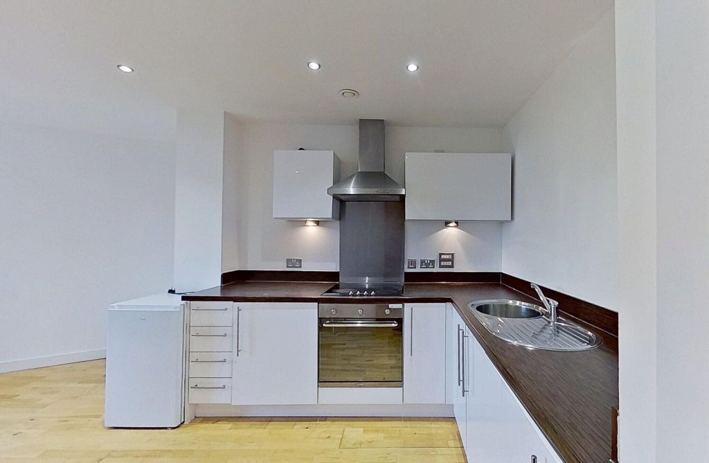 Property photo 2 of 19 Kitchen