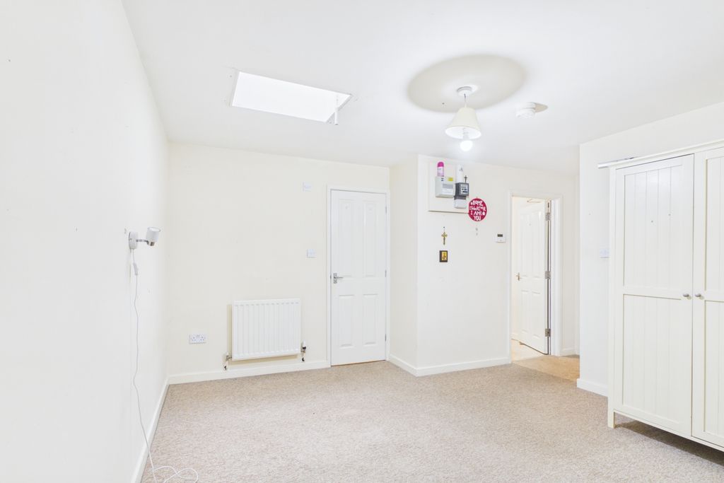 Property photo 2 of 4