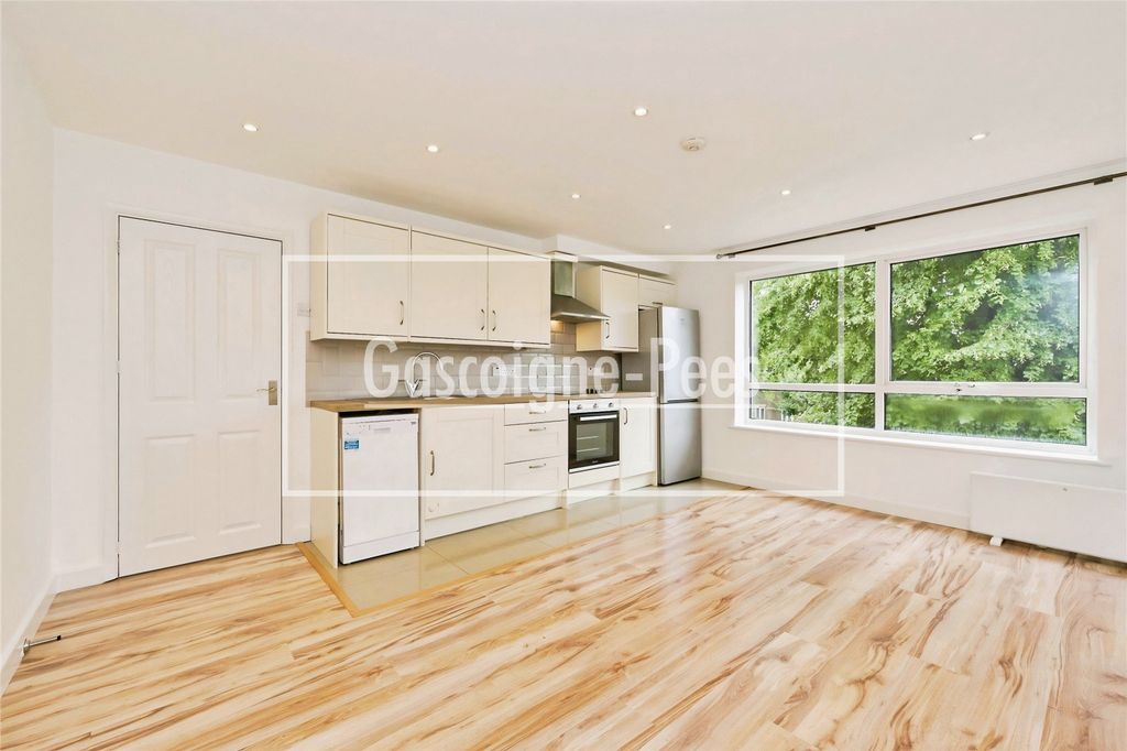 Property photo 3 of 11