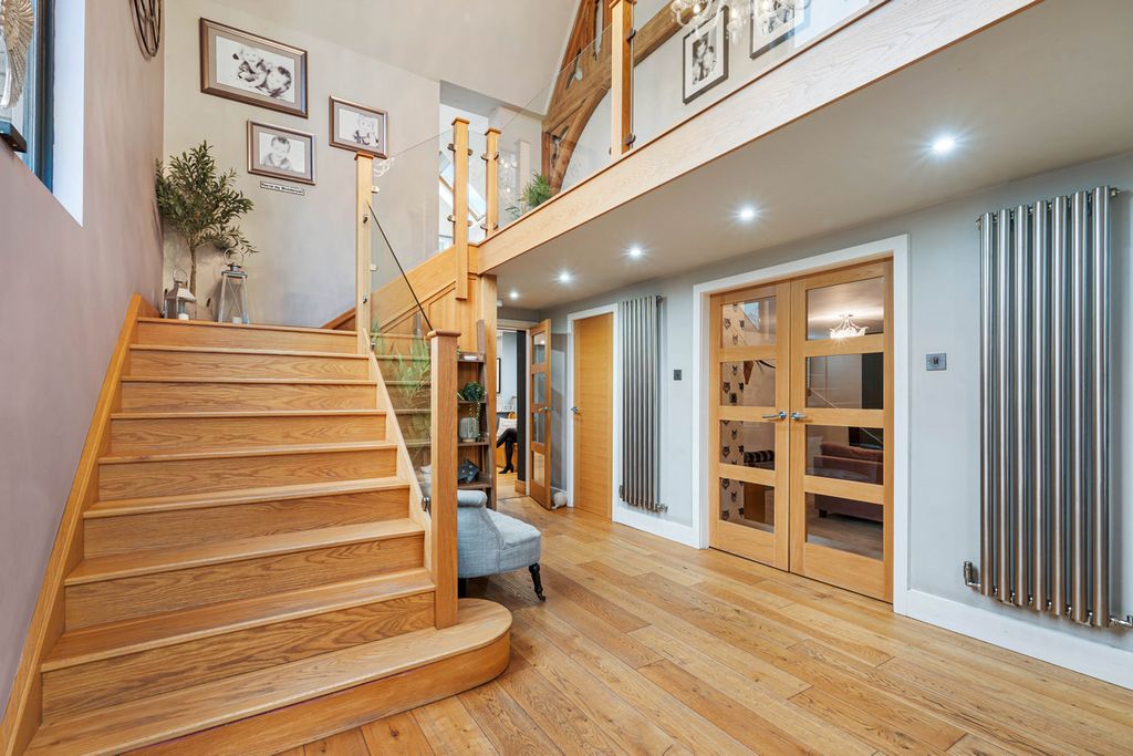 Property photo 3 of 48